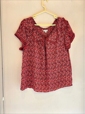 Max Studio Floral Blouse in Red & Black Size Large Like New